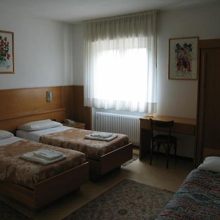 Hotel Oasi เตรนโต ภายนอก รูปภาพ