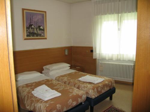 Hotel Oasi เตรนโต ภายนอก รูปภาพ