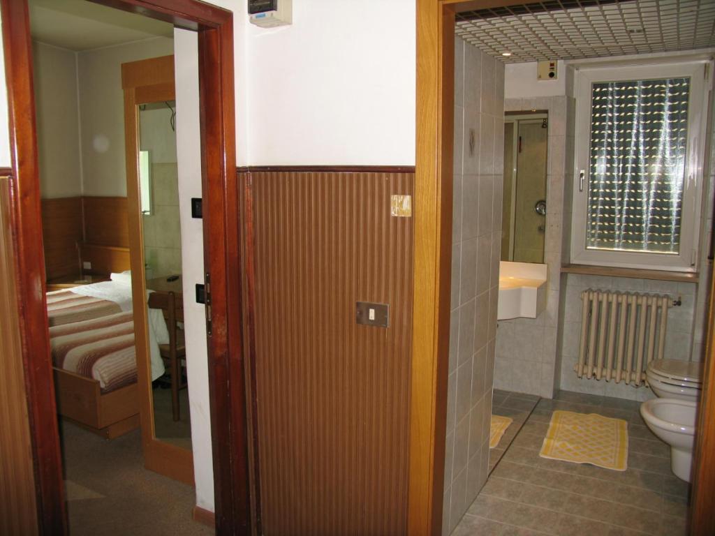 Hotel Oasi เตรนโต ภายนอก รูปภาพ
